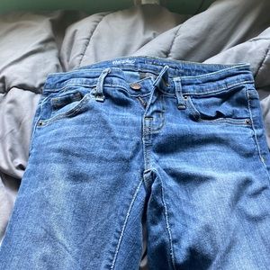 Super stretch Elastizado low rise skinny jeans.